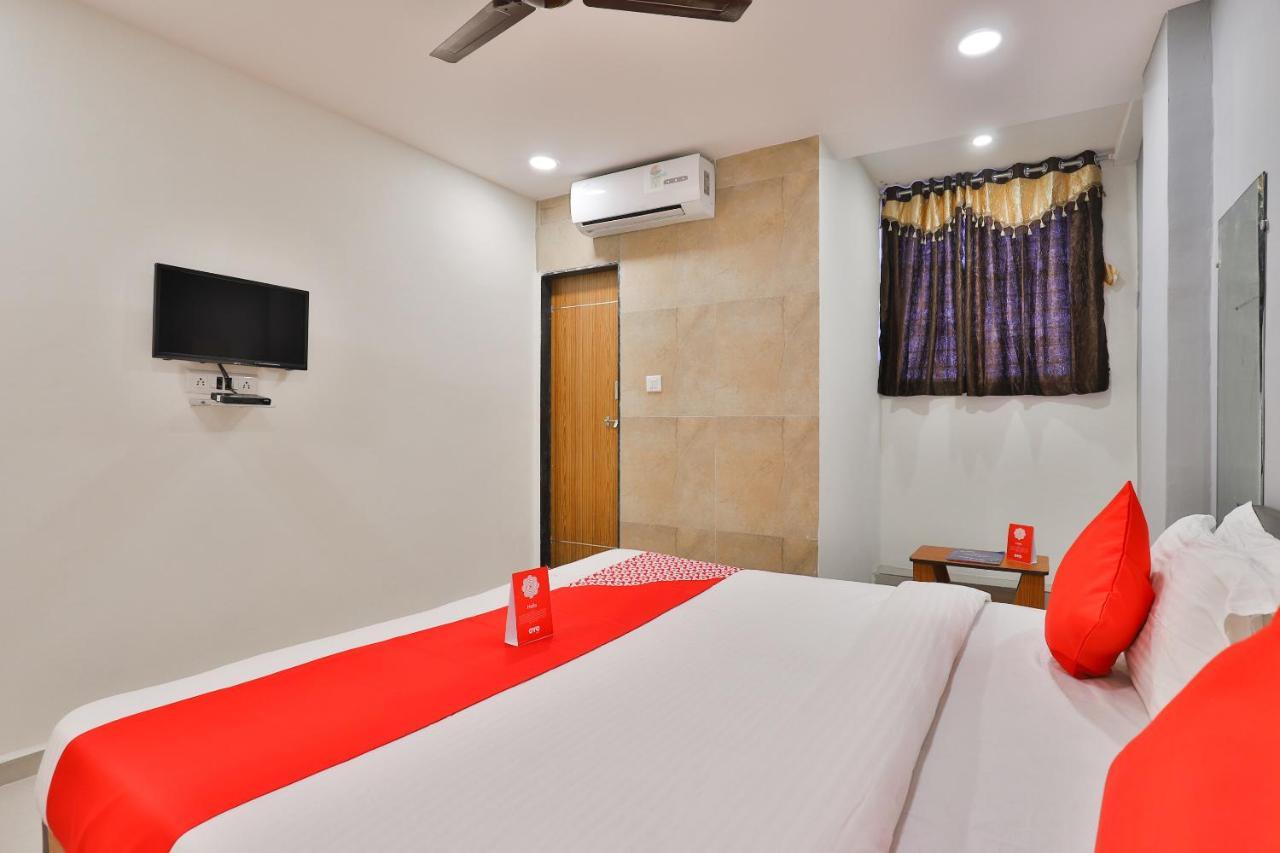 Oyo 16675 Hotel Shri Krishna Inn Surat Exterior photo